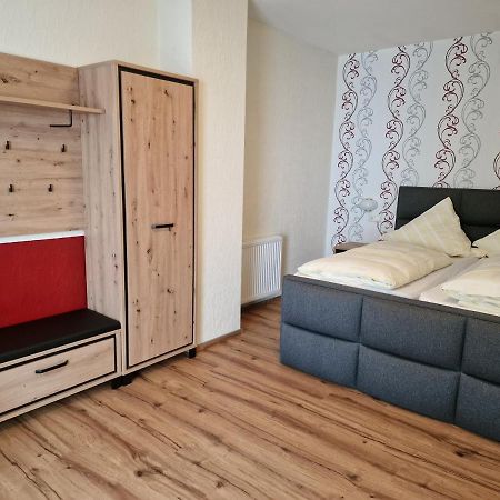 Hotel Weinhaus Am Stiftstor Treis-Karden Esterno foto