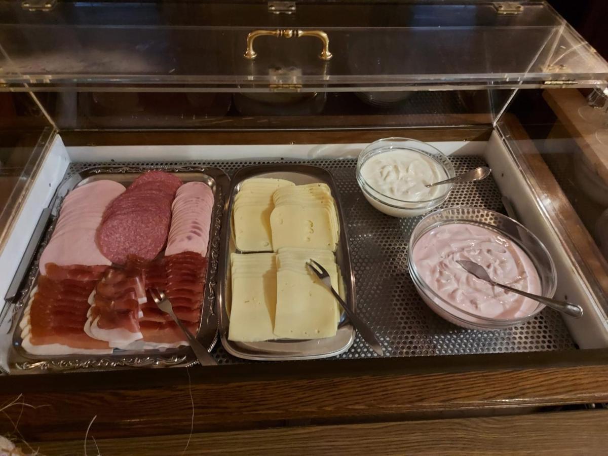 Hotel Weinhaus Am Stiftstor Treis-Karden Esterno foto