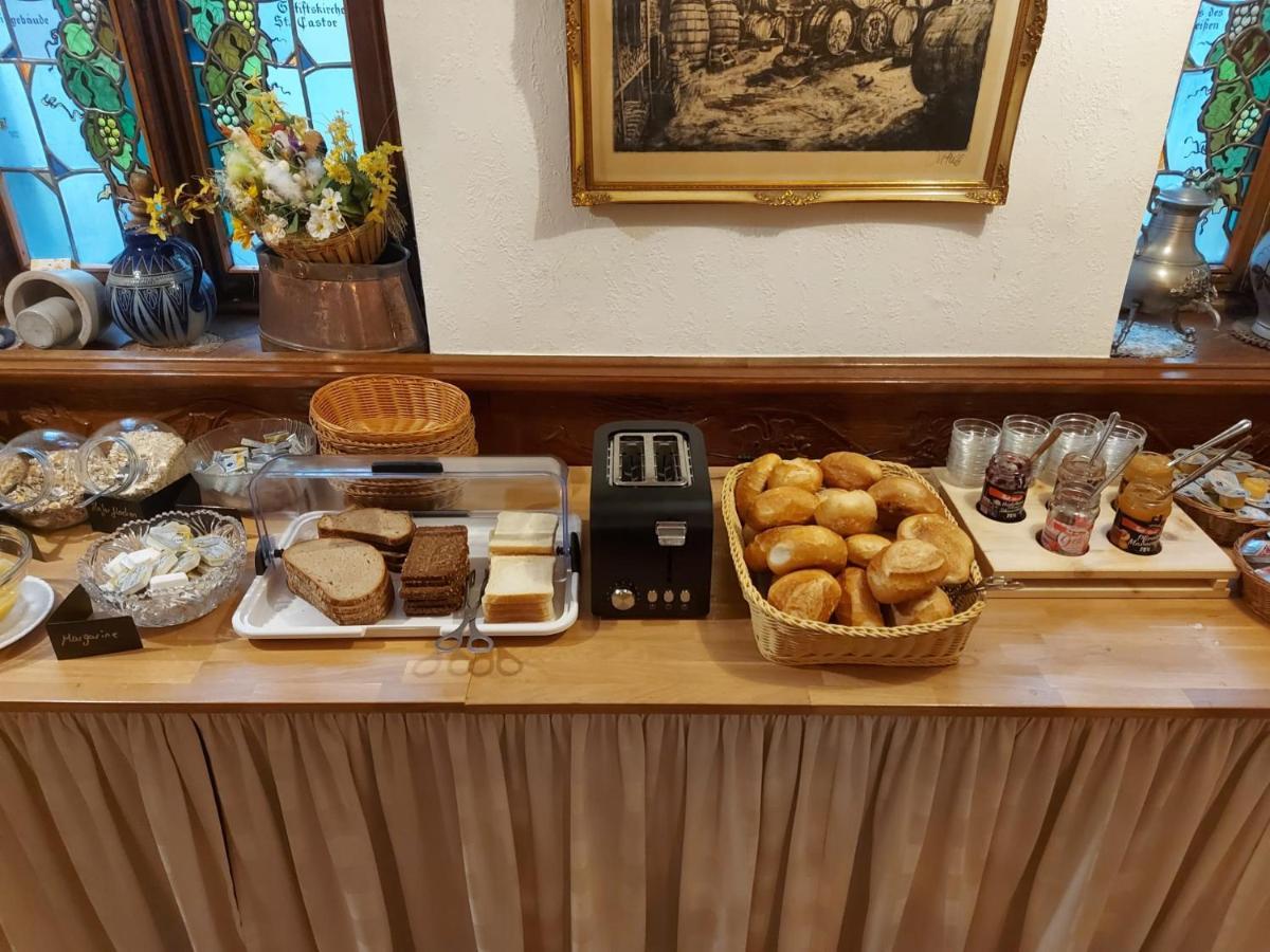Hotel Weinhaus Am Stiftstor Treis-Karden Esterno foto
