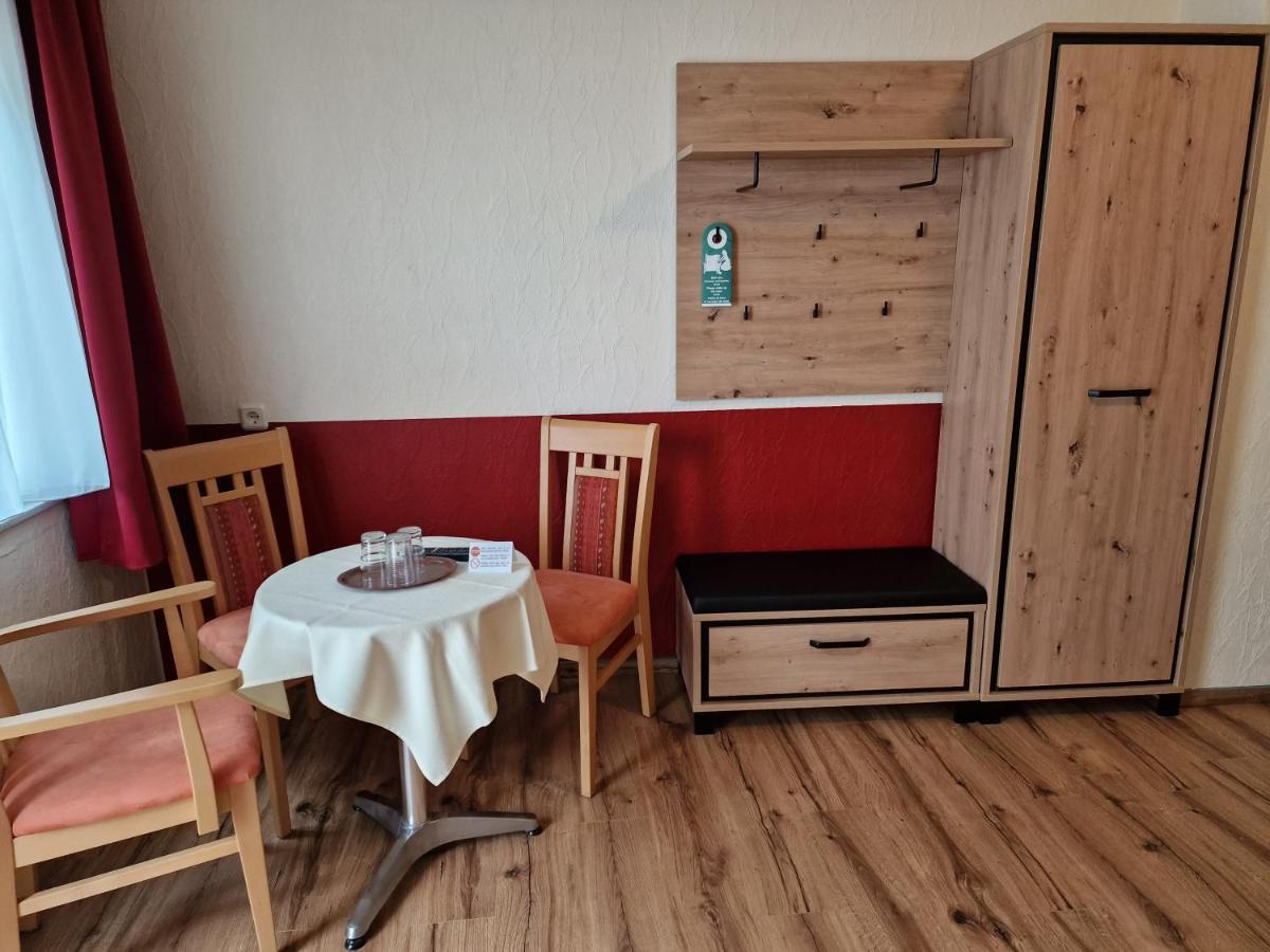 Hotel Weinhaus Am Stiftstor Treis-Karden Esterno foto
