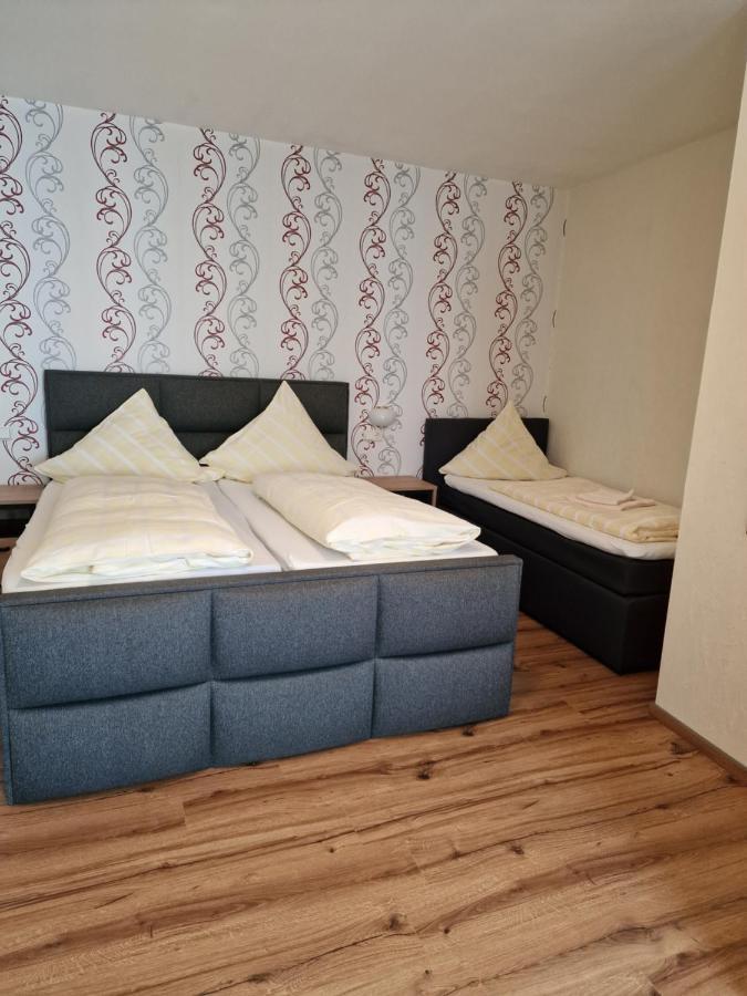 Hotel Weinhaus Am Stiftstor Treis-Karden Esterno foto