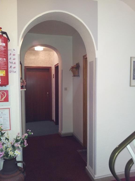 Hotel Weinhaus Am Stiftstor Treis-Karden Esterno foto
